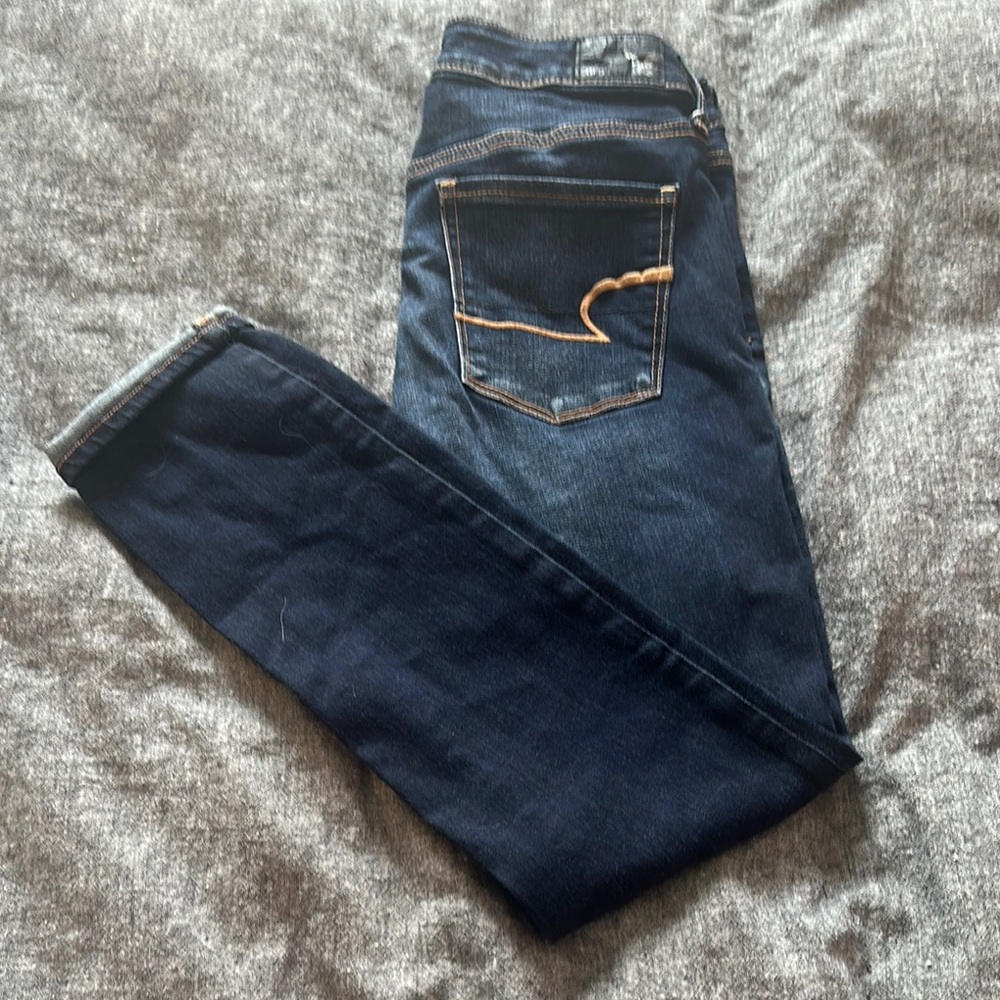 American Eagle Cropped Dark Blue Jeans